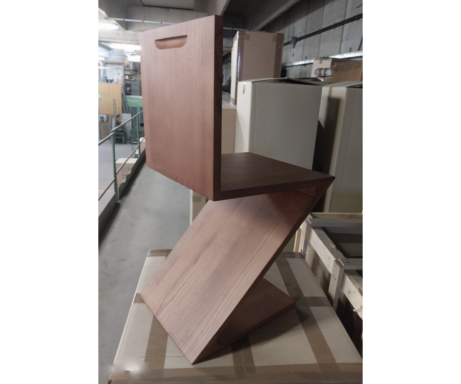 Zig-Zag Chair