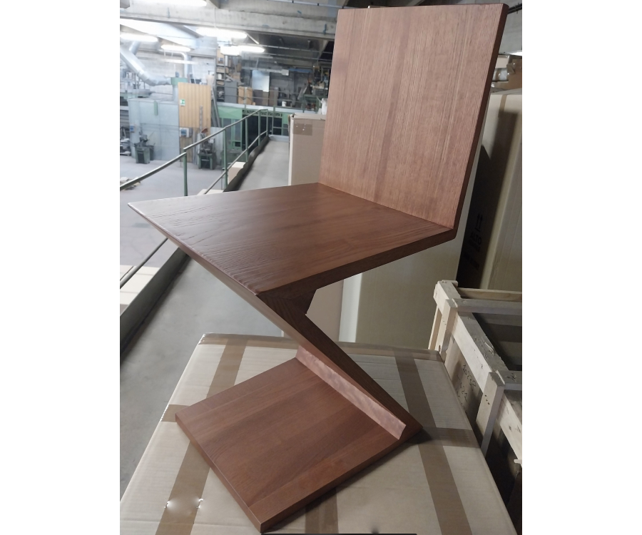 Zig-Zag Chair